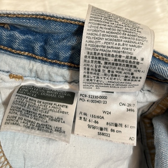 LEVI’S Blue Jean Shorts - Picture 16 of 16